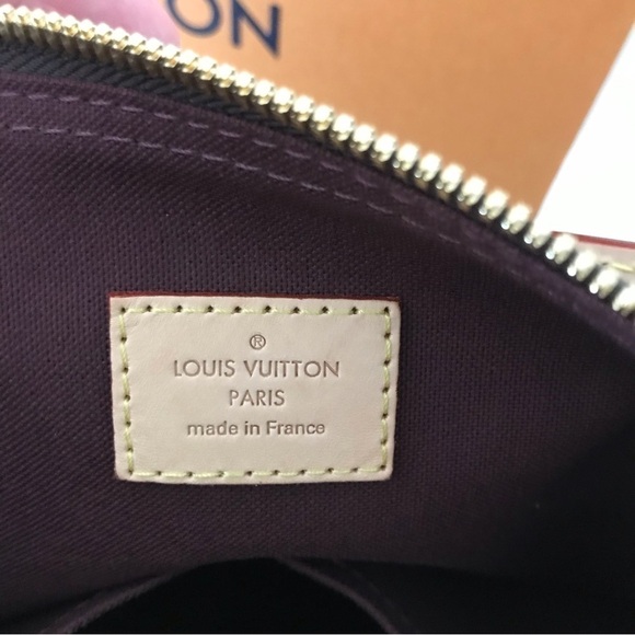 Louis Vuitton Berri PM Monogram Canvas - Picture 10 of 17